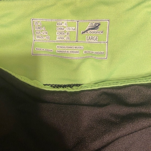 New Balance Lightning Dry black cropped leggings size L - Picture 2 of 4